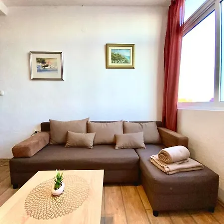 Elena Apartment *